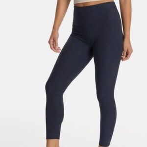 Vuori Clean Elevation in Midnight Blue - Medium